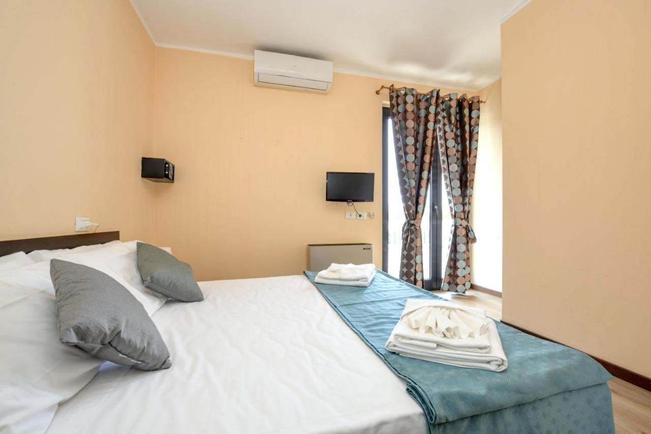 A.G. Holiday Hotel Sirmione Exterior photo