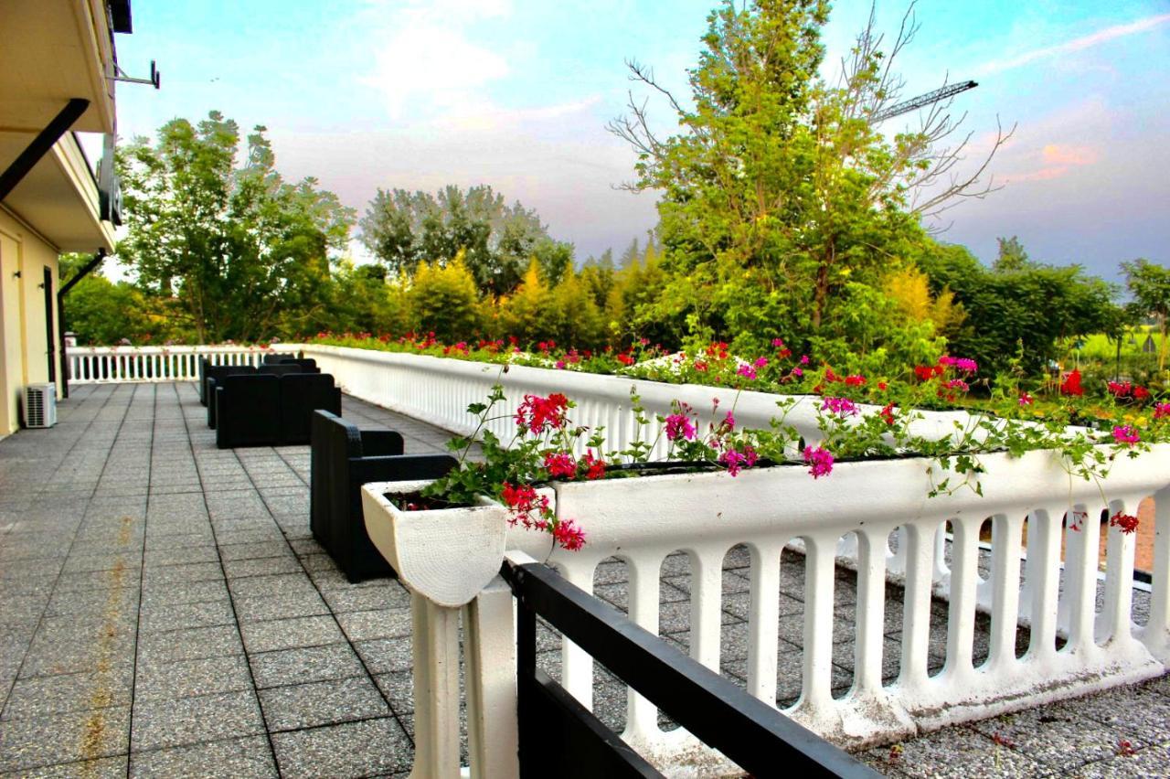 A.G. Holiday Hotel Sirmione Exterior photo